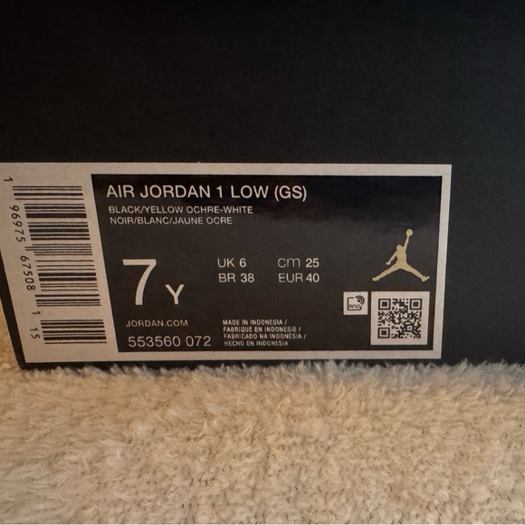 🏀 Jordan 1️⃣ Sneakers 💛 - Picture 9 of 12